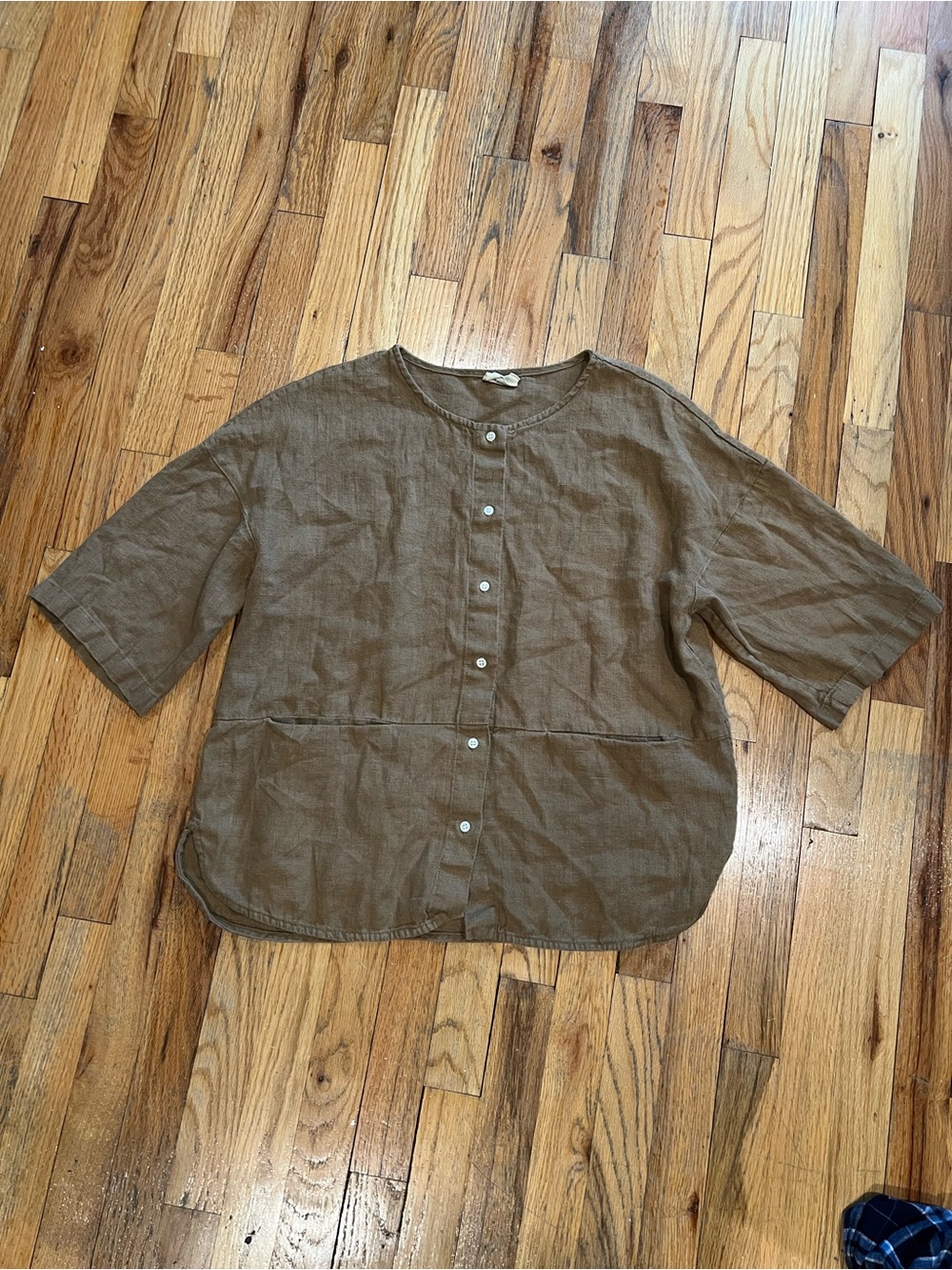 Beaton linen Size M tan utility shirt